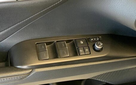 Toyota Camry, 2021 год, 3 100 000 рублей, 24 фотография