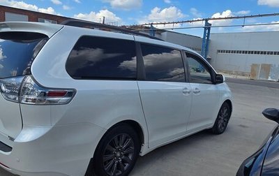 Toyota Sienna III, 2010 год, 2 430 000 рублей, 1 фотография
