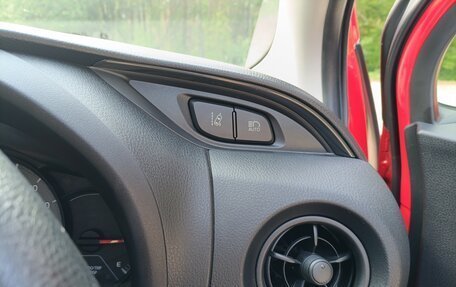 Toyota Vitz, 2018 год, 1 020 000 рублей, 18 фотография