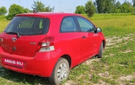 Toyota Yaris III рестайлинг, 2010 год, 610 000 рублей, 3 фотография
