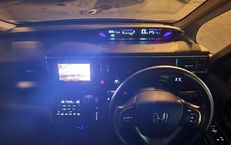 Honda Stepwgn IV, 2016 год, 2 050 000 рублей, 3 фотография