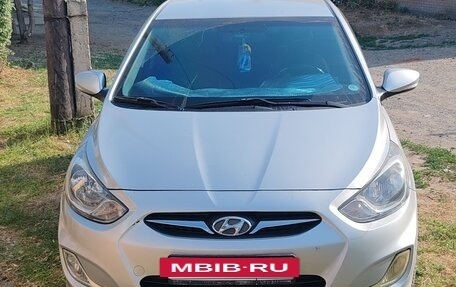 Hyundai Solaris II рестайлинг, 2011 год, 750 000 рублей, 2 фотография