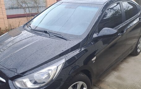 Hyundai Solaris II рестайлинг, 2012 год, 875 000 рублей, 3 фотография