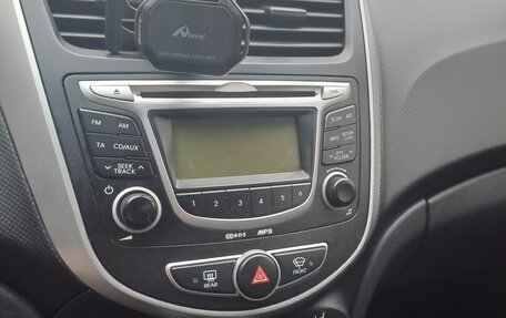 Hyundai Solaris II рестайлинг, 2012 год, 875 000 рублей, 7 фотография