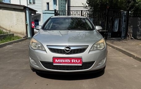 Opel Astra J, 2012 год, 730 000 рублей, 1 фотография