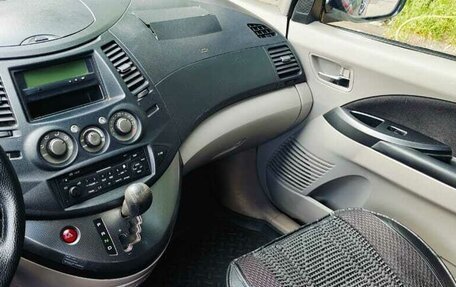 Mitsubishi Grandis, 2006 год, 410 000 рублей, 15 фотография