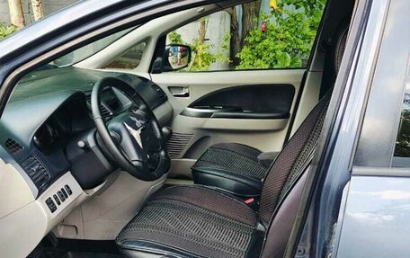 Mitsubishi Grandis, 2006 год, 410 000 рублей, 17 фотография