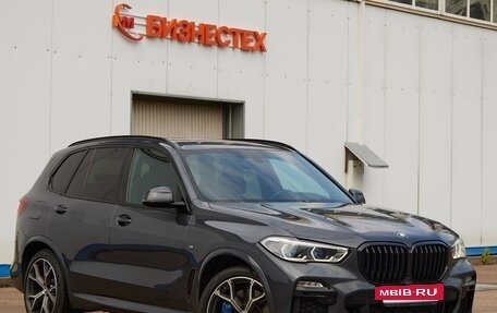 BMW X5, 2019 год, 6 050 000 рублей, 2 фотография