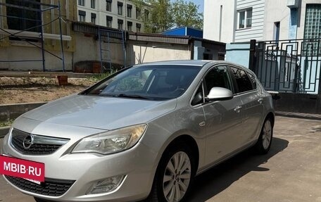 Opel Astra J, 2012 год, 730 000 рублей, 2 фотография