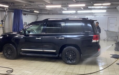 Toyota Land Cruiser 200, 2017 год, 7 600 000 рублей, 1 фотография