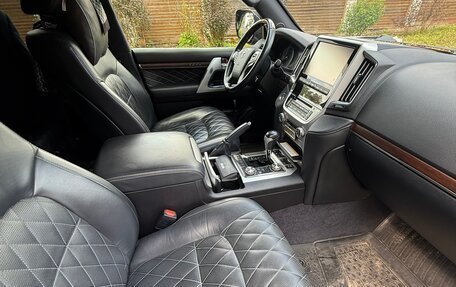 Toyota Land Cruiser 200, 2017 год, 7 600 000 рублей, 9 фотография