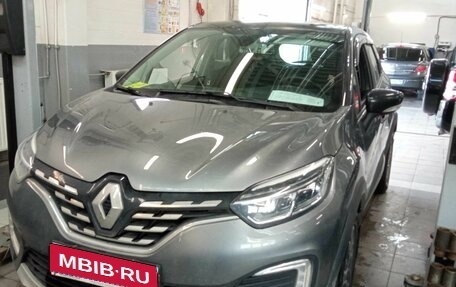 Renault Kaptur I рестайлинг, 2021 год, 1 800 000 рублей, 1 фотография