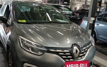 Renault Kaptur I рестайлинг, 2021 год, 1 800 000 рублей, 2 фотография