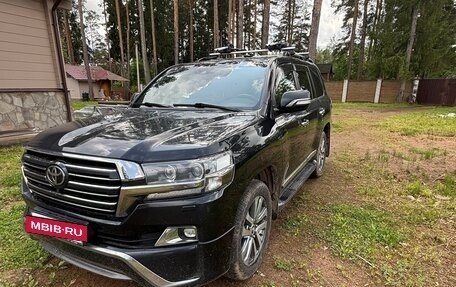 Toyota Land Cruiser 200, 2017 год, 7 600 000 рублей, 4 фотография