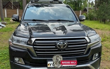 Toyota Land Cruiser 200, 2017 год, 7 600 000 рублей, 3 фотография