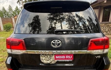 Toyota Land Cruiser 200, 2017 год, 7 600 000 рублей, 7 фотография