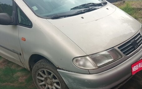 SEAT Alhambra II рестайлинг, 1997 год, 250 000 рублей, 1 фотография