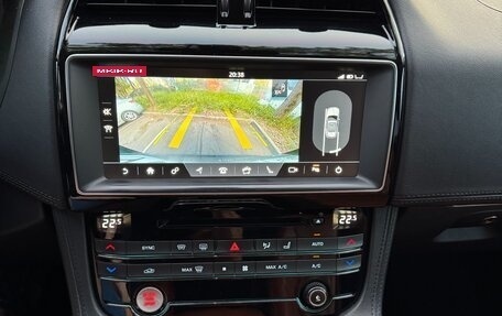 Jaguar F-Pace, 2016 год, 2 450 000 рублей, 17 фотография