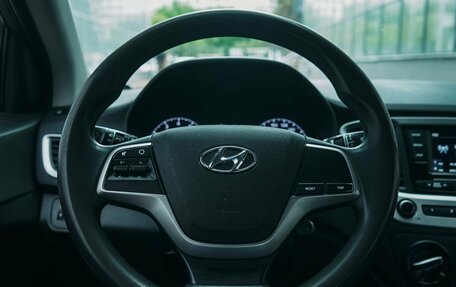 Hyundai Solaris II рестайлинг, 2018 год, 635 000 рублей, 11 фотография