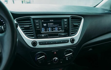 Hyundai Solaris II рестайлинг, 2018 год, 635 000 рублей, 12 фотография