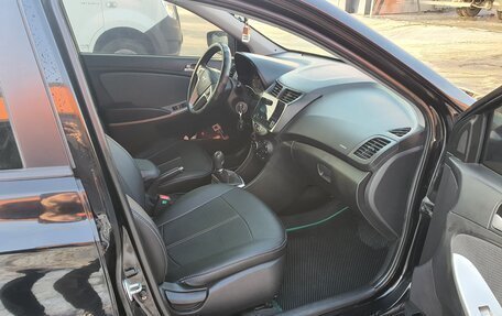Hyundai Solaris II рестайлинг, 2013 год, 850 000 рублей, 6 фотография