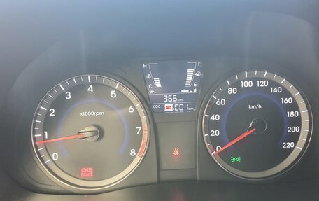 Hyundai Solaris II рестайлинг, 2013 год, 850 000 рублей, 8 фотография