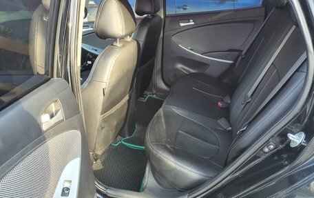 Hyundai Solaris II рестайлинг, 2013 год, 850 000 рублей, 14 фотография