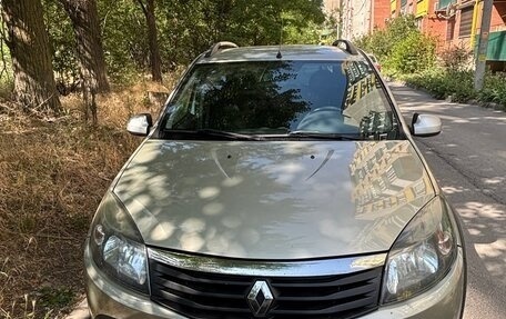 Renault Sandero II рестайлинг, 2014 год, 750 000 рублей, 2 фотография