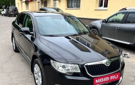 Skoda Superb III рестайлинг, 2012 год, 1 250 000 рублей, 2 фотография