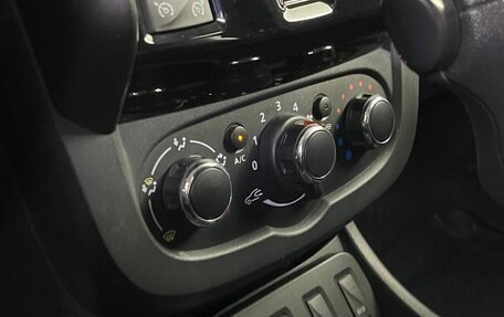Renault Duster I рестайлинг, 2015 год, 1 230 000 рублей, 23 фотография