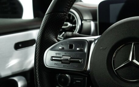 Mercedes-Benz CLA, 2019 год, 3 149 700 рублей, 21 фотография