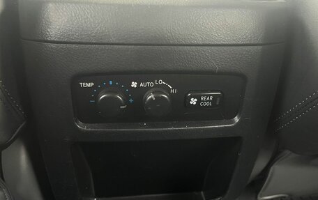 Toyota Land Cruiser Prado 120 рестайлинг, 2005 год, 1 780 000 рублей, 12 фотография