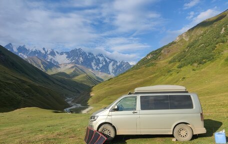 Volkswagen Transporter T6 рестайлинг, 2016 год, 2 700 000 рублей, 3 фотография