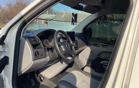 Volkswagen Transporter T5 рестайлинг, 2007 год, 1 420 000 рублей, 6 фотография
