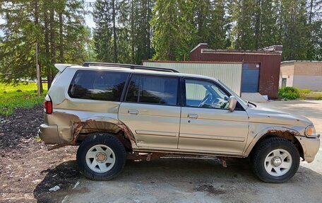 Mitsubishi Pajero Sport II рестайлинг, 2005 год, 350 000 рублей, 3 фотография