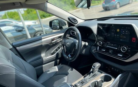 Toyota Highlander, 2024 год, 6 800 000 рублей, 18 фотография