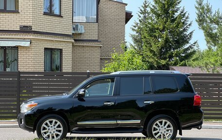 Toyota Land Cruiser 200, 2015 год, 3 690 000 рублей, 2 фотография