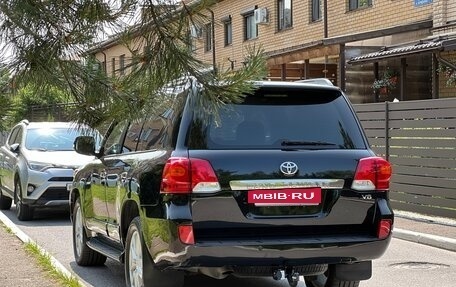 Toyota Land Cruiser 200, 2015 год, 3 690 000 рублей, 6 фотография
