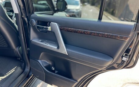 Toyota Land Cruiser 200, 2015 год, 3 690 000 рублей, 23 фотография