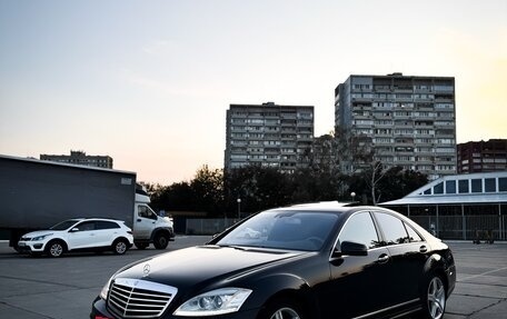 Mercedes-Benz S-Класс, 2008 год, 1 400 000 рублей, 2 фотография