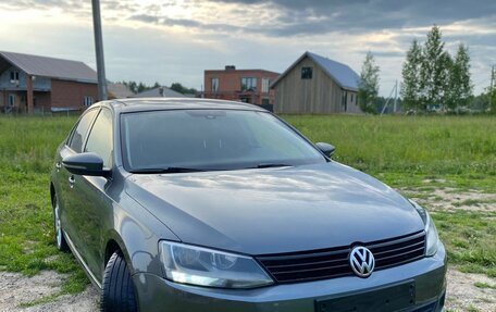 Volkswagen Jetta VI, 2012 год, 950 000 рублей, 1 фотография