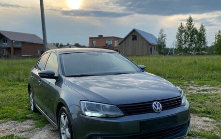 Volkswagen Jetta VI, 2012 год, 950 000 рублей, 3 фотография