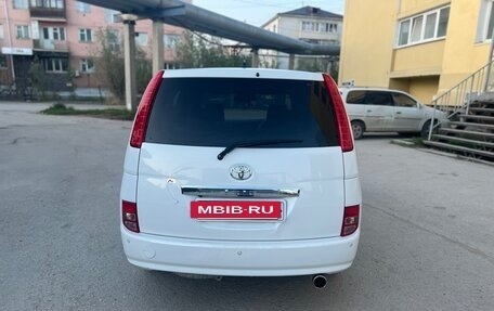 Toyota ISis I, 2004 год, 750 000 рублей, 4 фотография