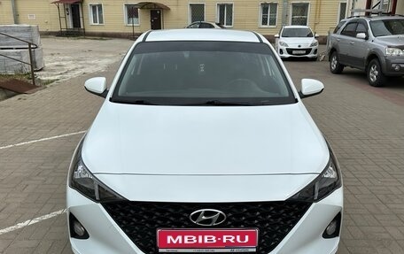 Hyundai Solaris II рестайлинг, 2020 год, 1 450 000 рублей, 1 фотография