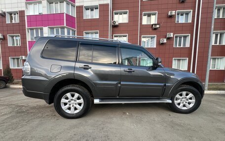 Mitsubishi Pajero IV, 2010 год, 2 049 000 рублей, 3 фотография