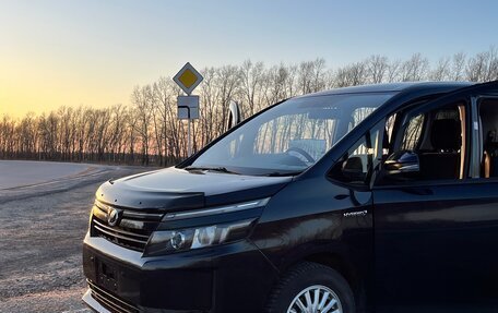 Toyota Voxy III, 2015 год, 1 900 000 рублей, 4 фотография