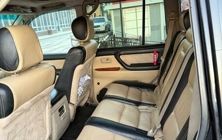 Toyota Land Cruiser 100 рестайлинг 2, 2006 год, 1 850 000 рублей, 9 фотография