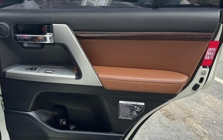 Toyota Land Cruiser 200, 2015 год, 4 250 000 рублей, 13 фотография