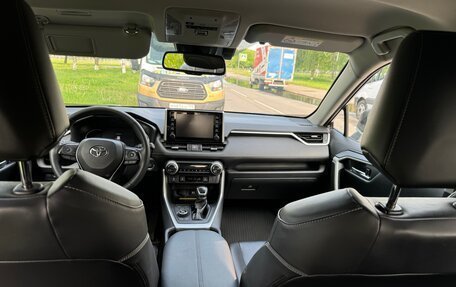 Toyota RAV4, 2020 год, 3 300 000 рублей, 7 фотография