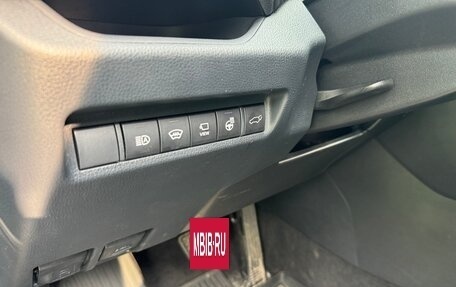 Toyota RAV4, 2020 год, 3 300 000 рублей, 11 фотография